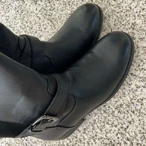 Black size 6.5 Riding Boots with Zipper- Knee High. Like New.